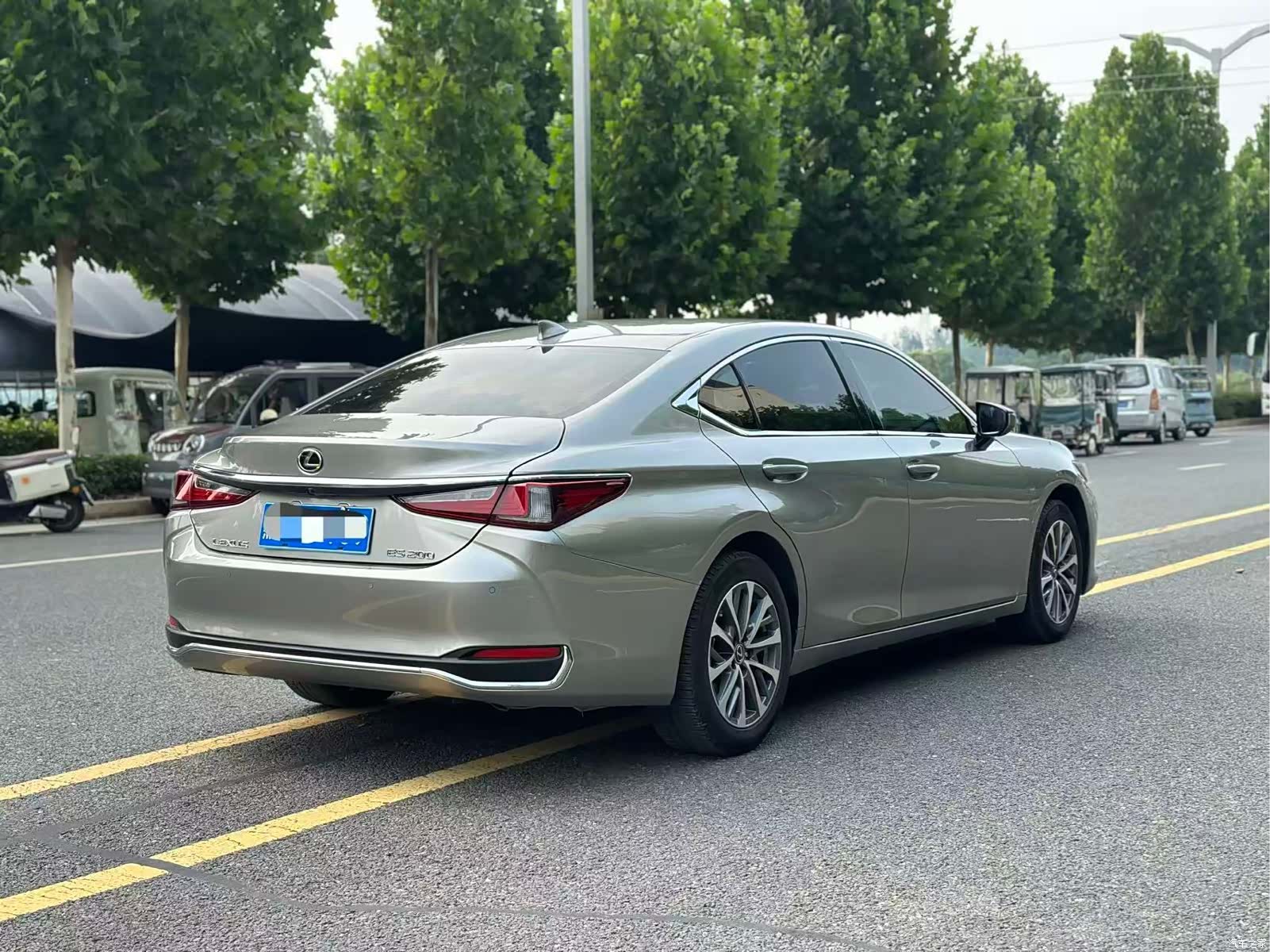 Lexus ES, 2022 10