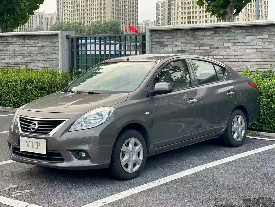 Nissan sunshine