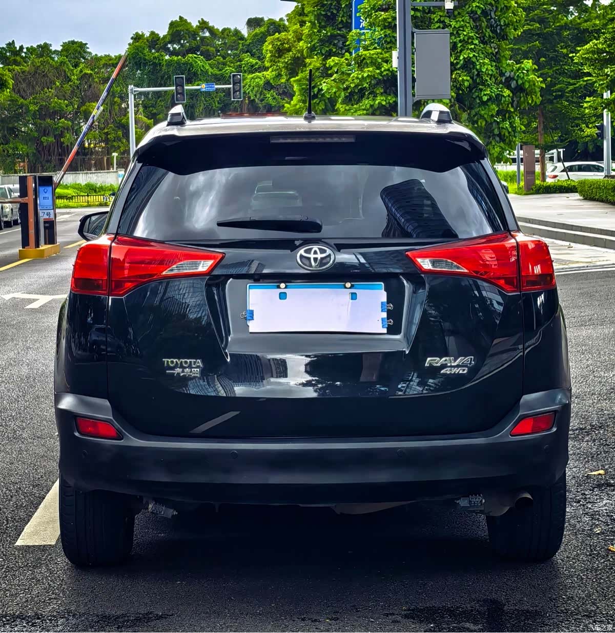 Toyota RAV4, 2013 8