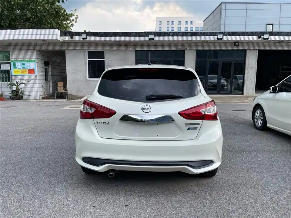 Nissan TIIDA