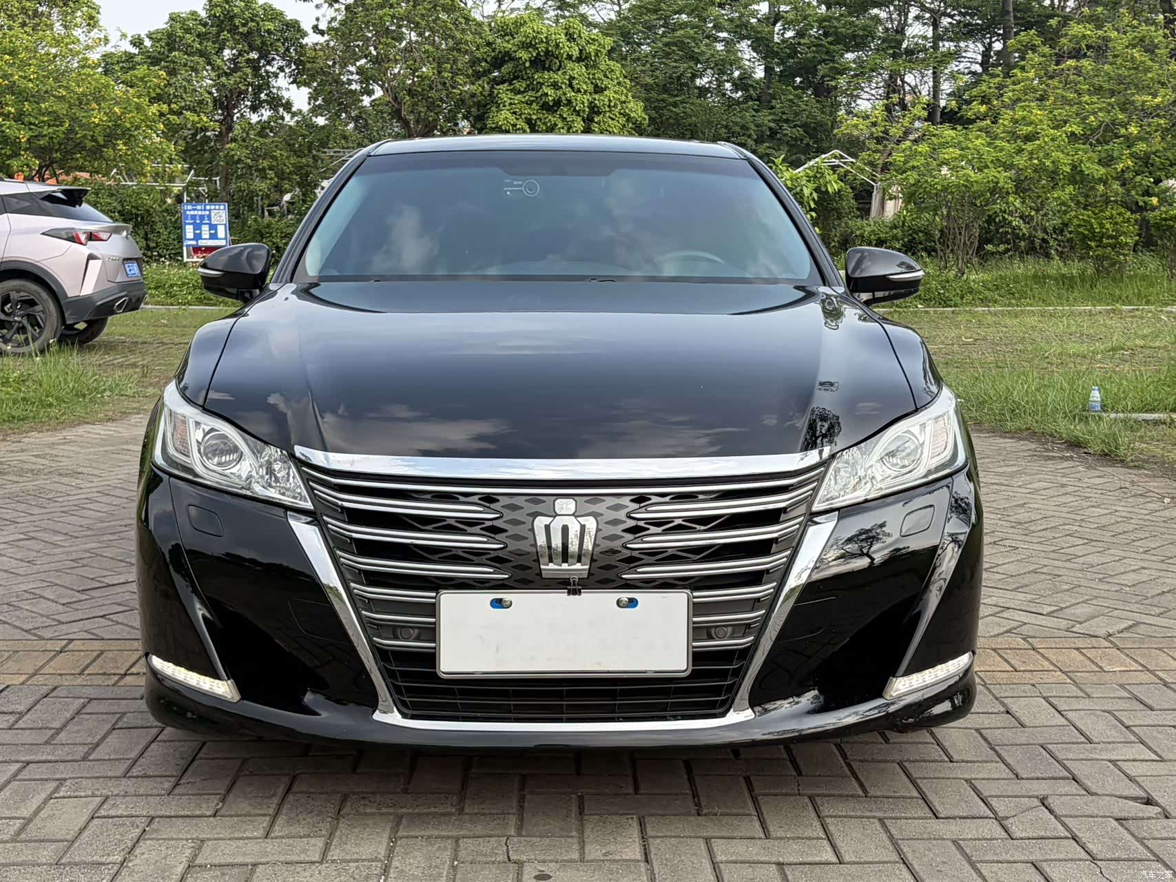 Toyota Crown, 2017 3