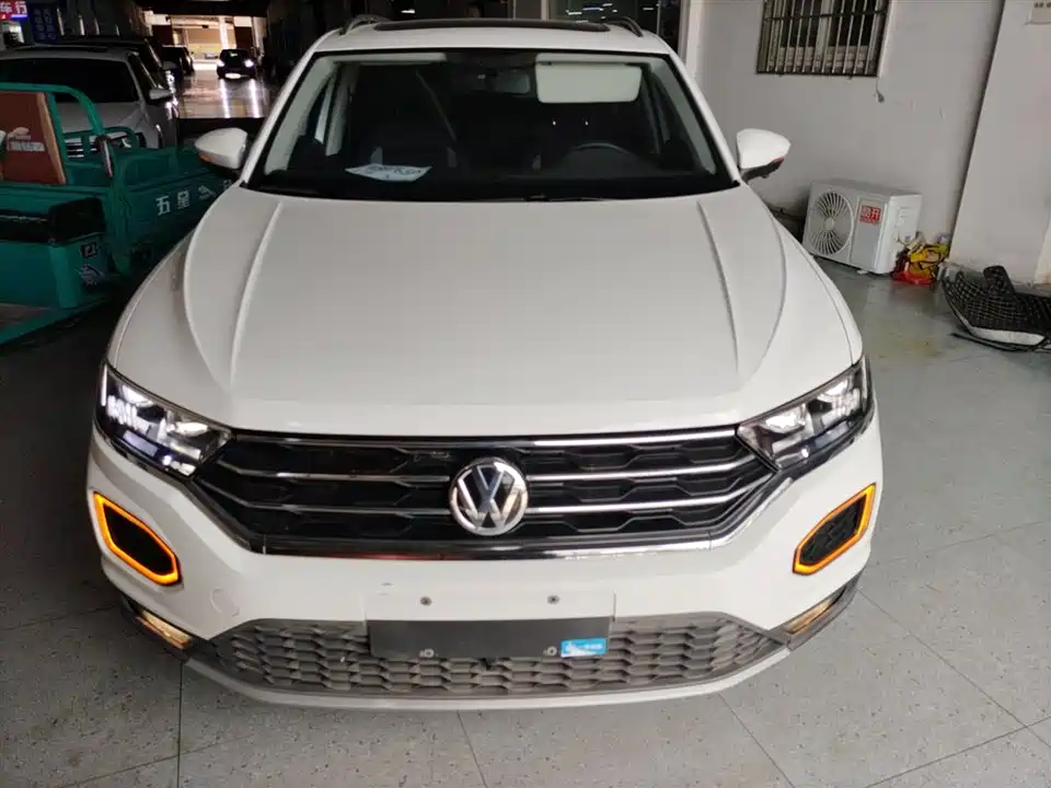 Volkswagen T-ROC exploring Songs