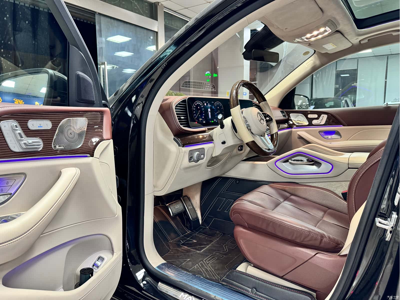 Maybach GLS, 2023 9
