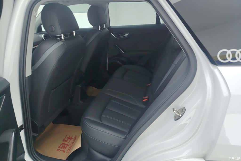Audi Q2L, 2024 11