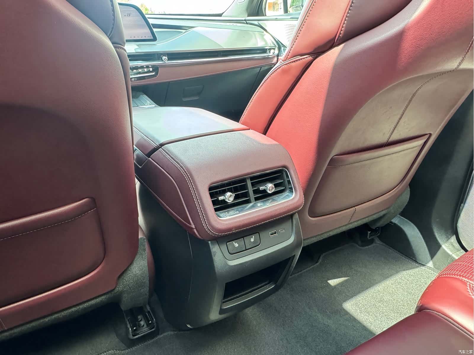 Cadillac XT5, 2024 14