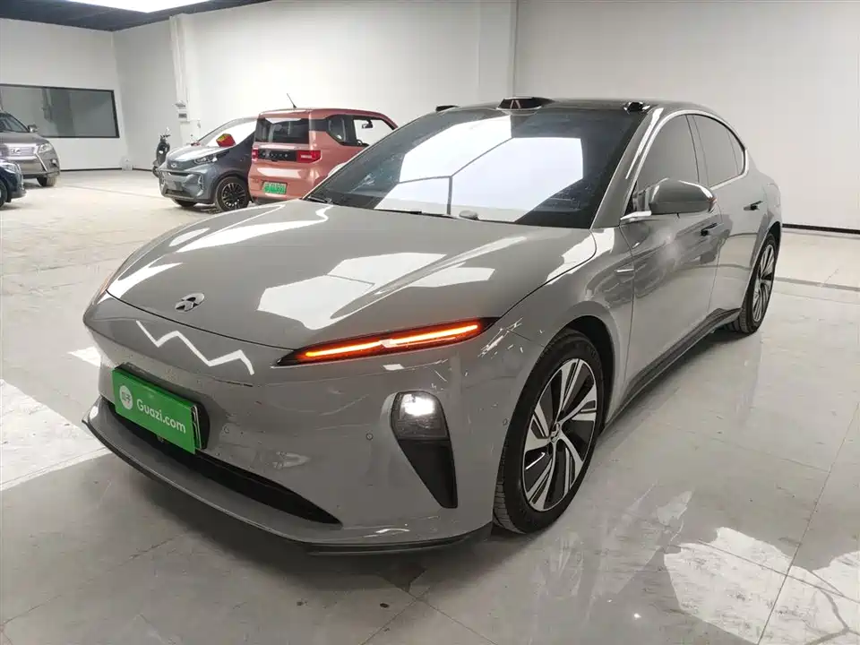 NIO ET5