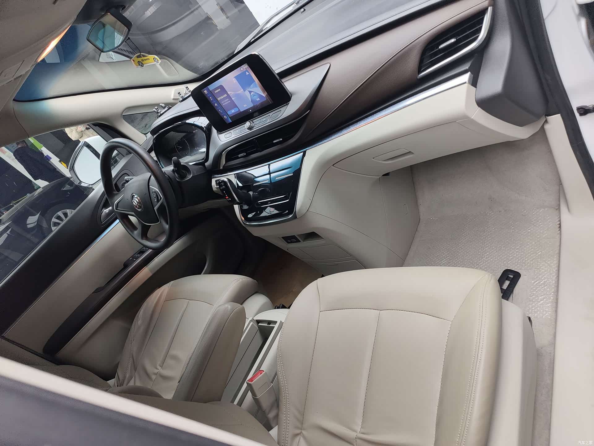 Buick GL8, 2022 11