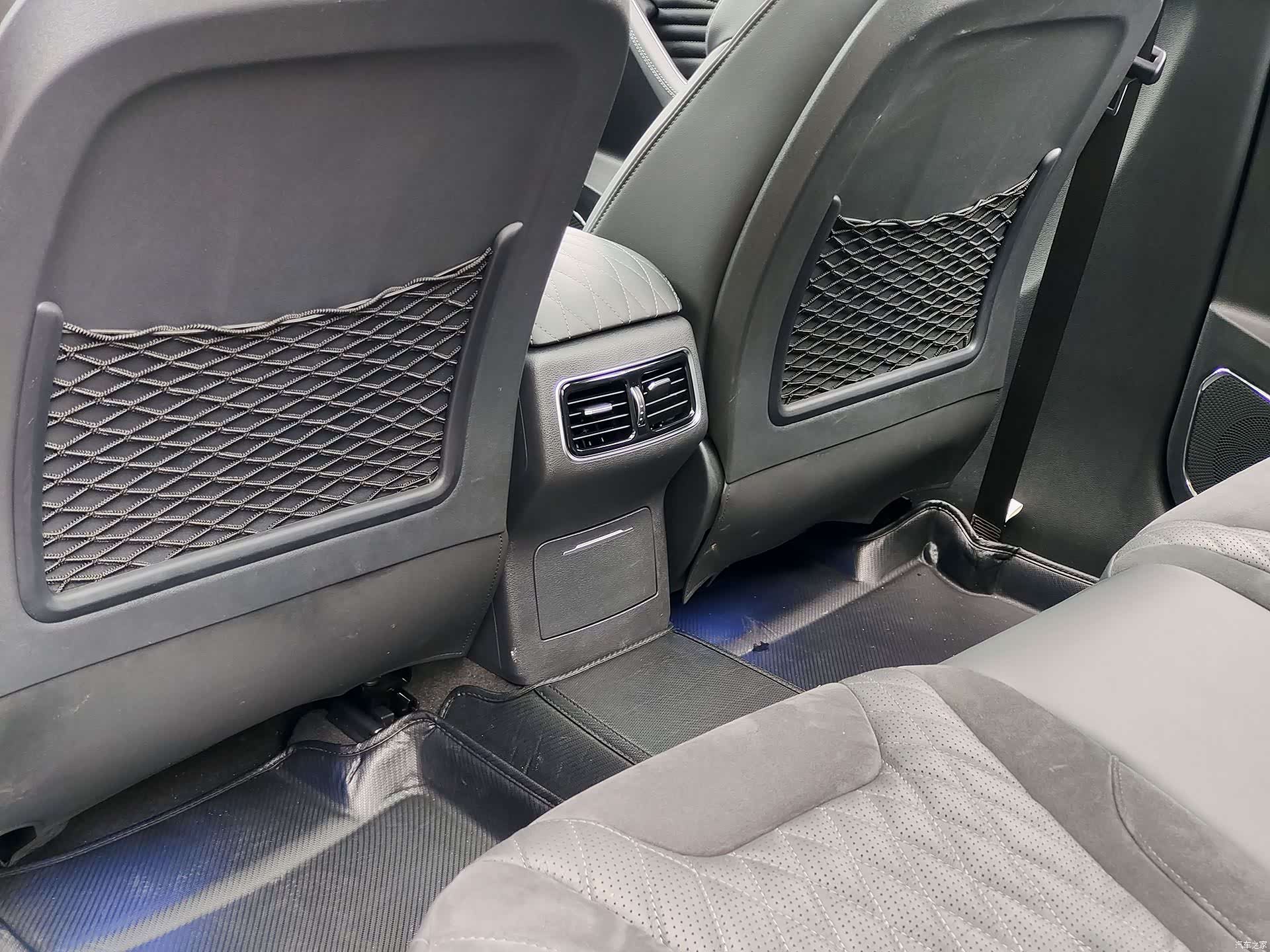 Hongqi HS5, 2023 9