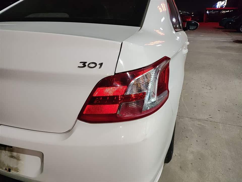 Peugeot 301