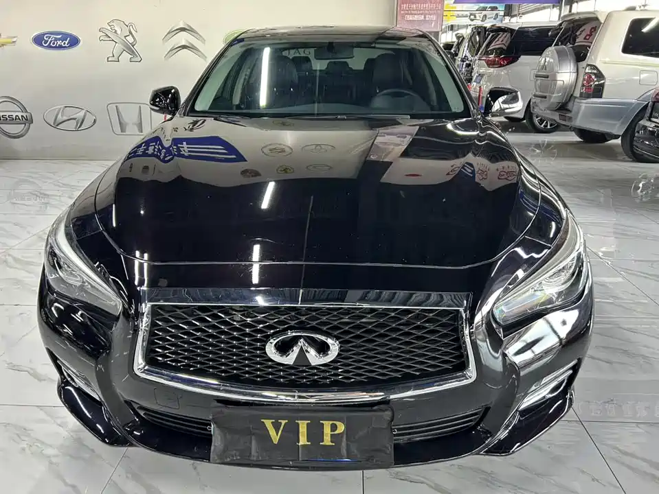 Infiniti Q50L
