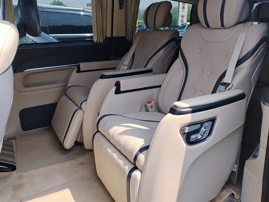 Mercedes-Benz V-class