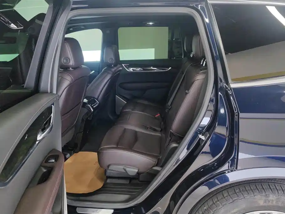 Cadillac XT6