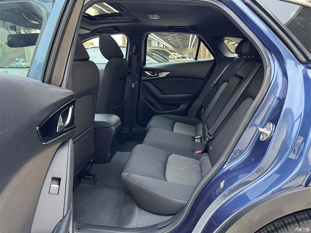 Mazda CX-4, 2022 11