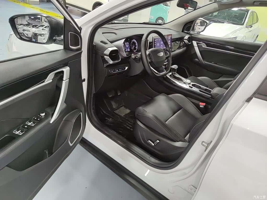 Geely Coolray, 2025 16