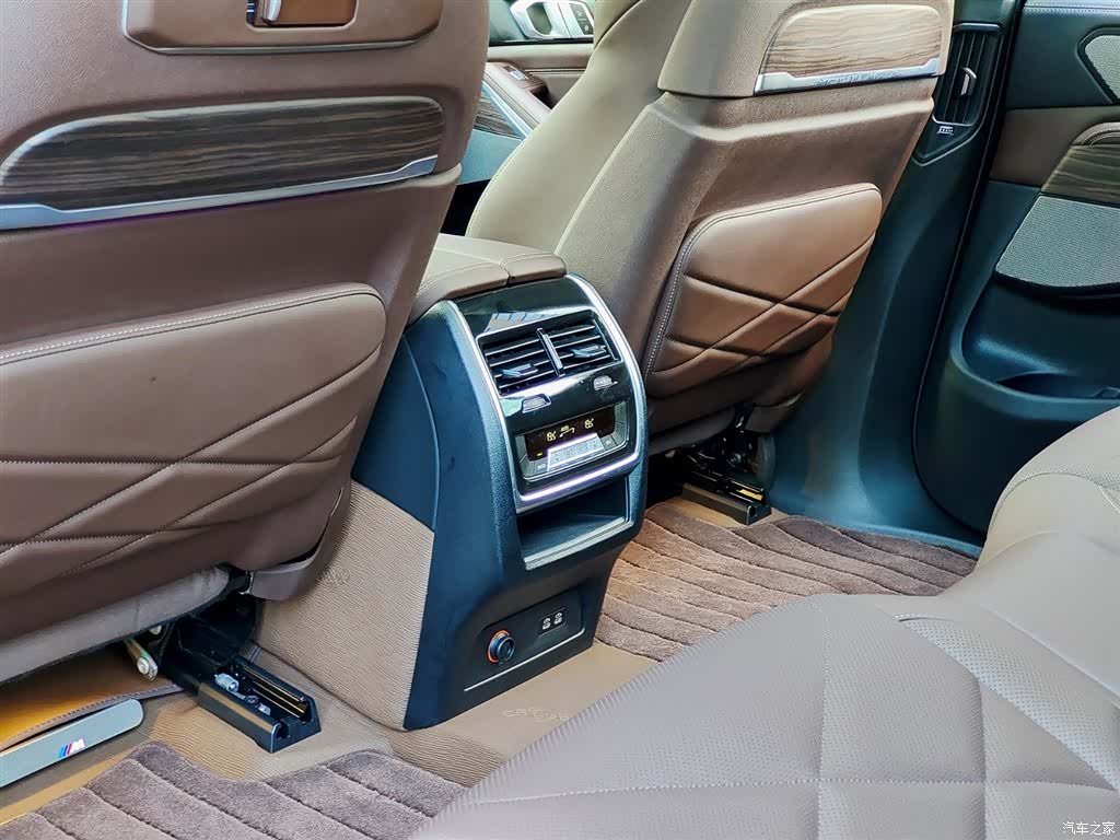BMW X5, 2024 9