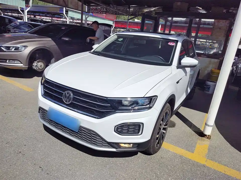 Volkswagen T-ROC exploring Songs