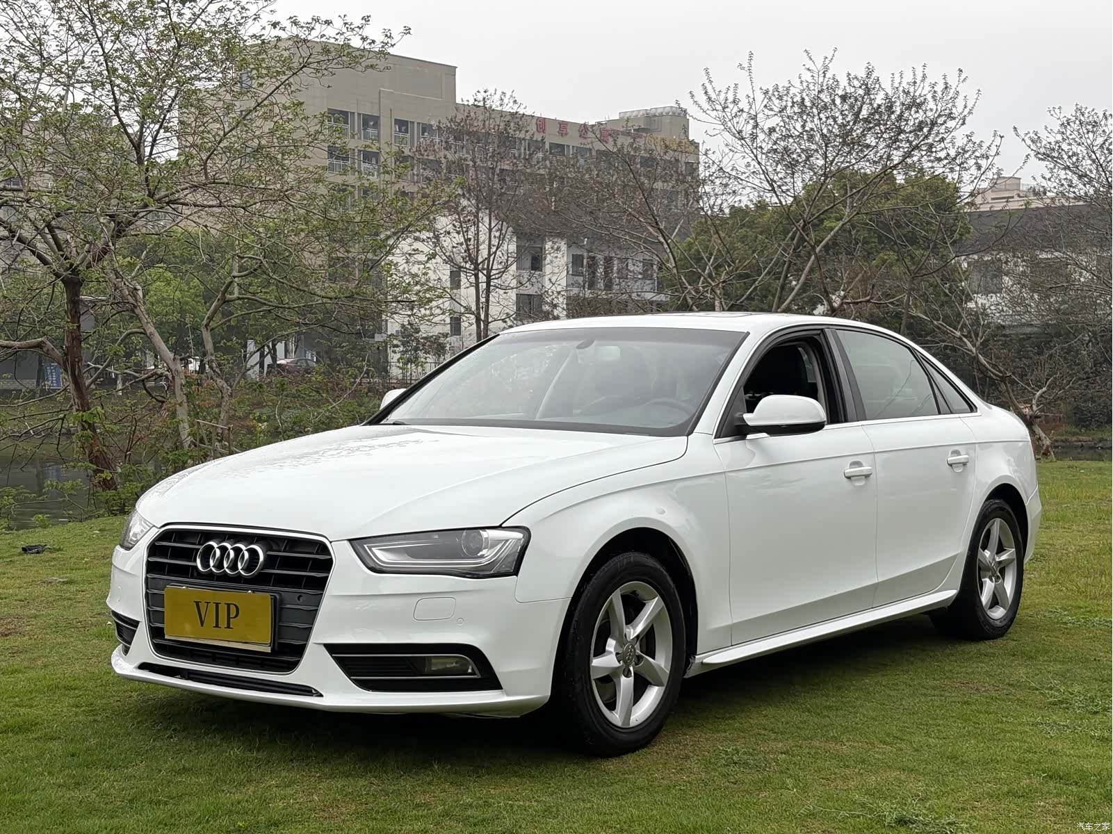 Audi A4L, 2015 1