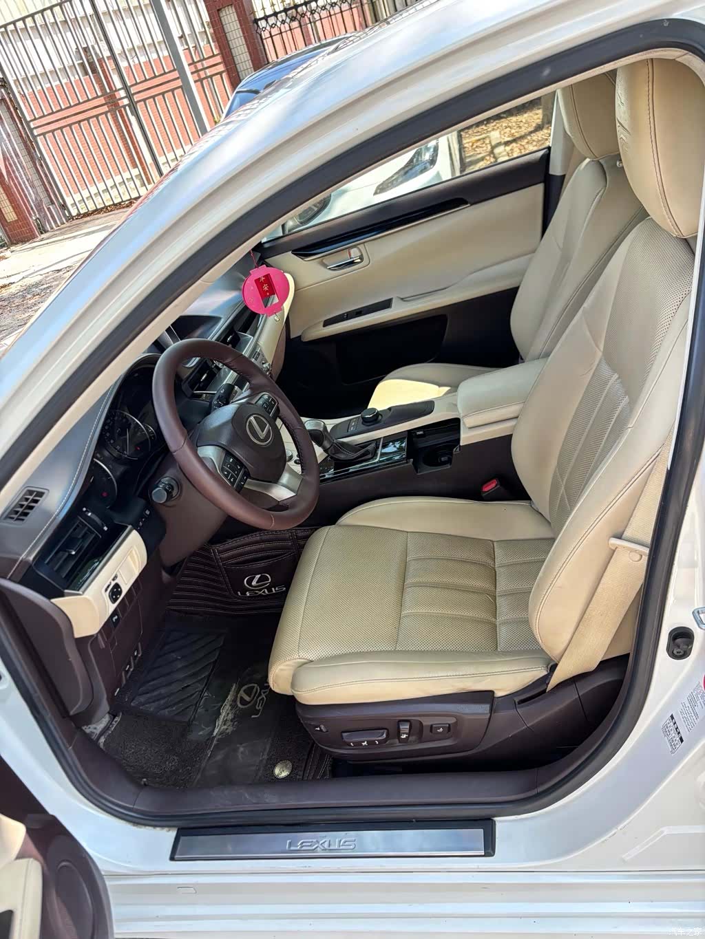 Lexus ES, 2015 4