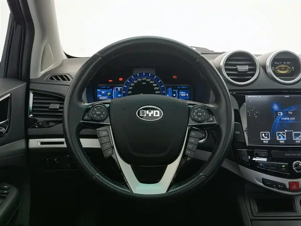 BYD S7