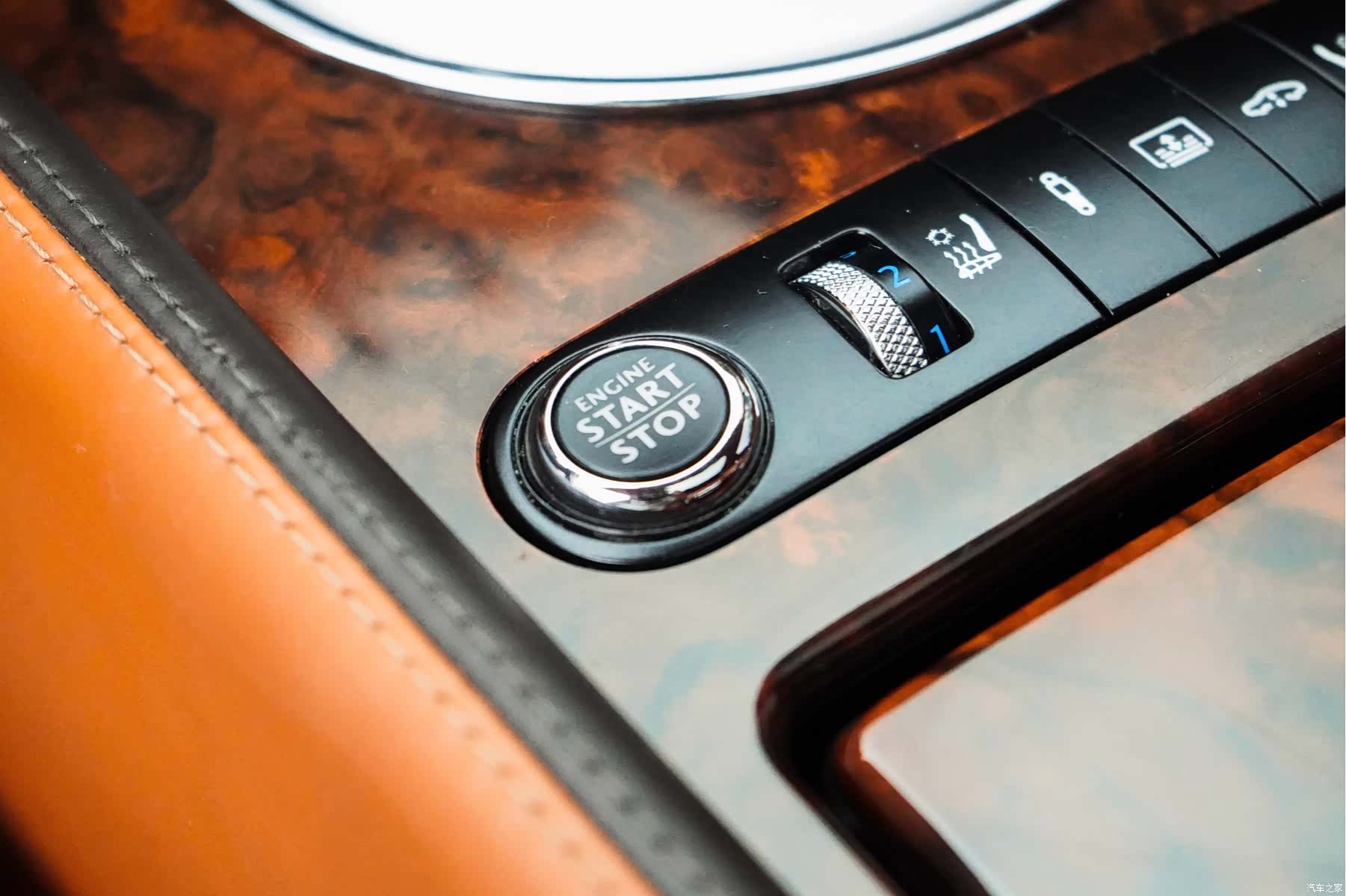 Bentley Flying Spur, 2013 14