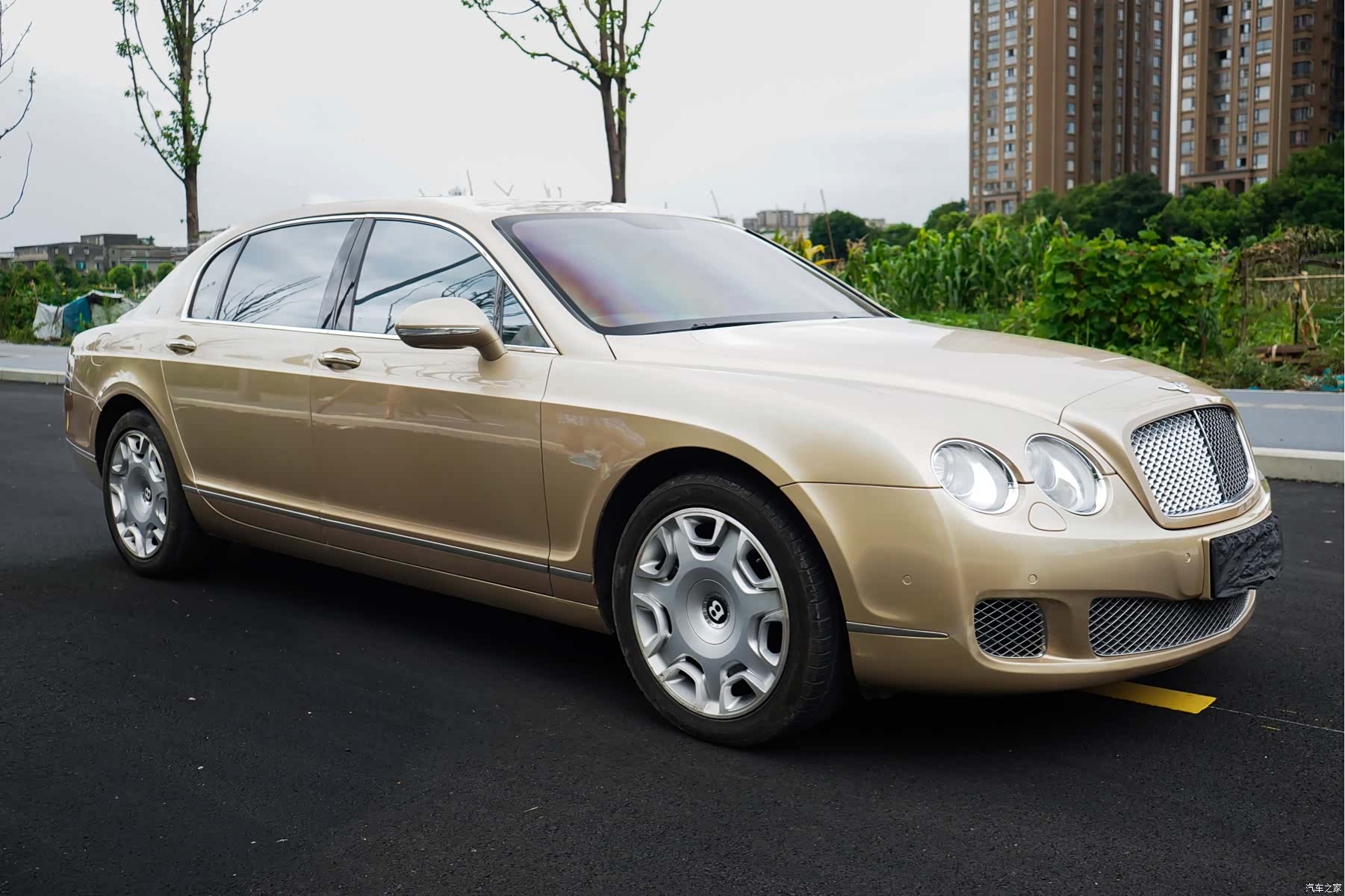 Bentley Flying Spur, 2013 3