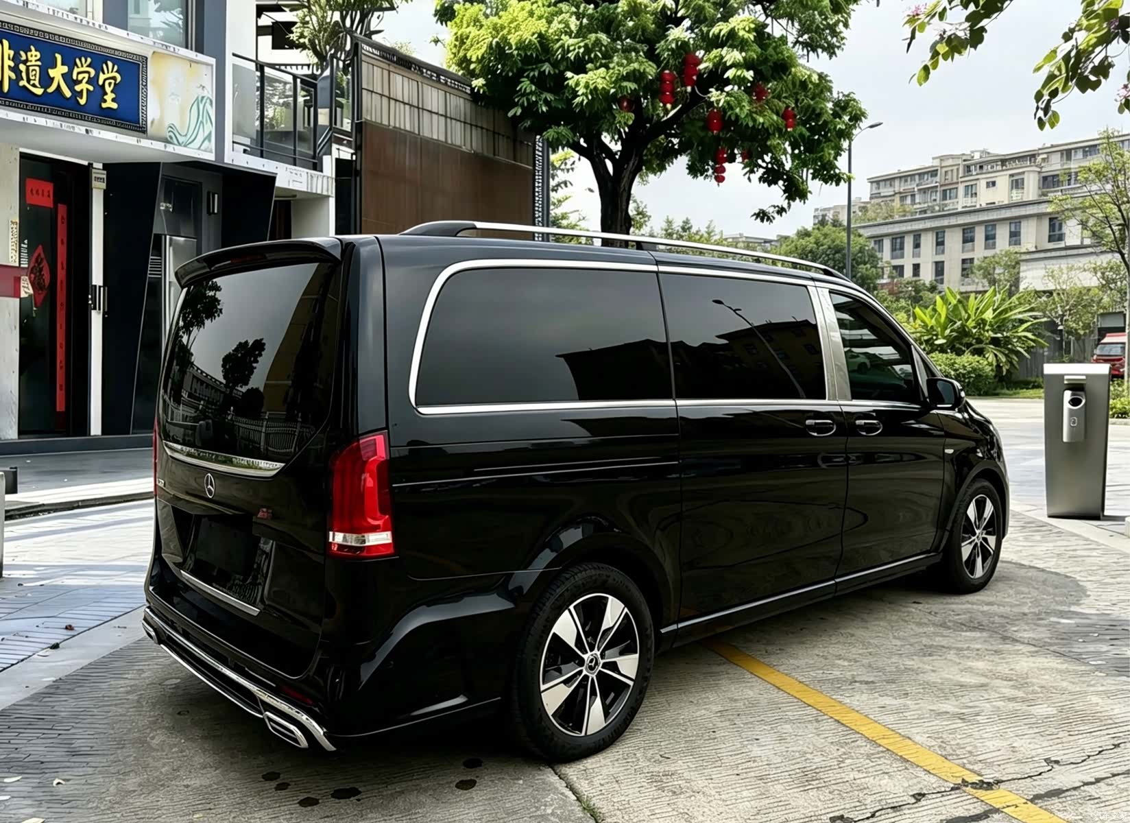 Mercedes-Benz V-Class, 2023 9