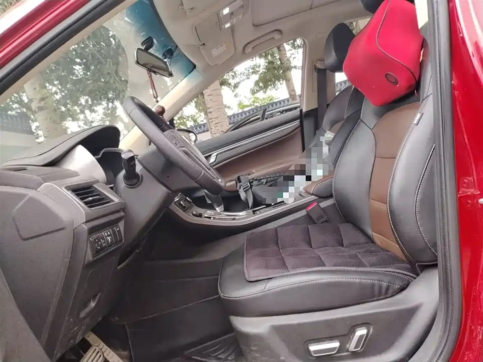 Geely Emgrand GS
