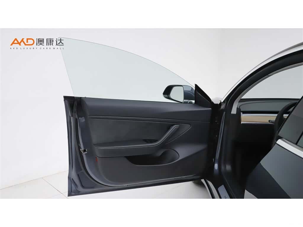 Tesla Model 3, 2019 10