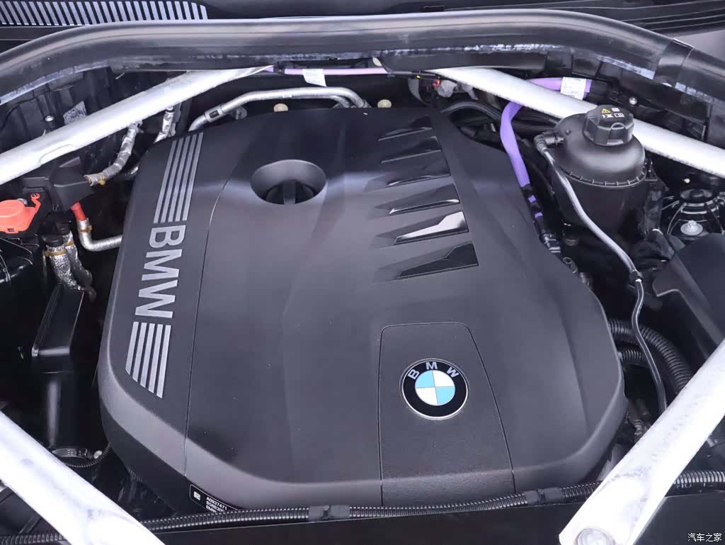 BMW X5, 2024 25