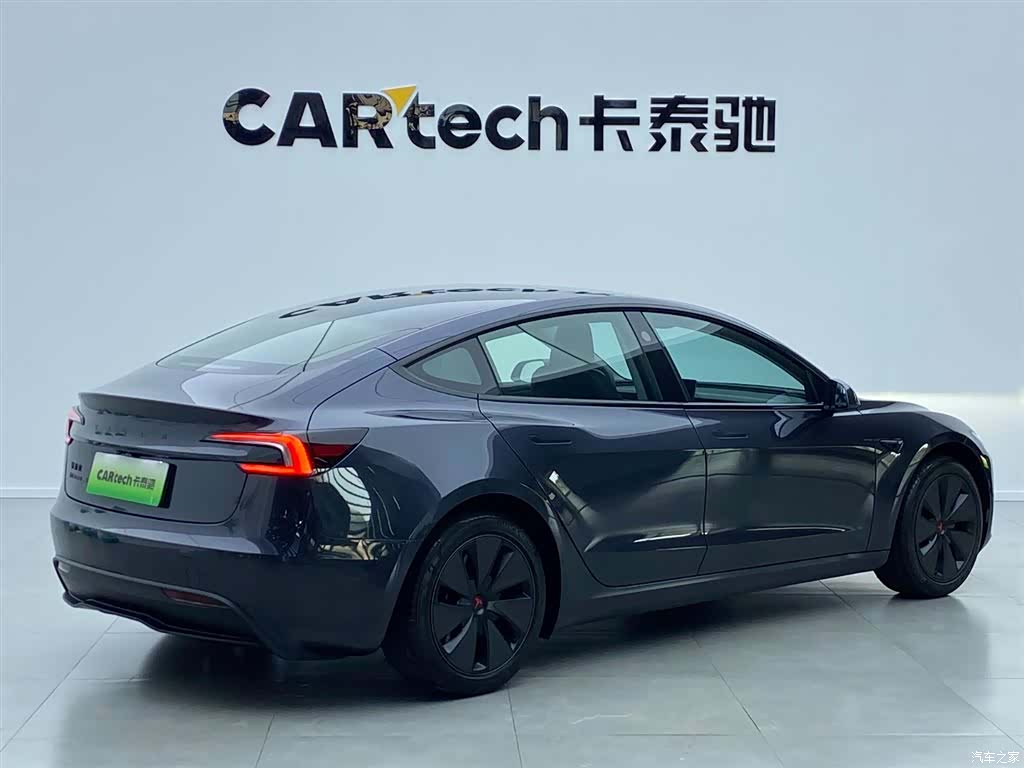 Tesla Model 3, 2025 3