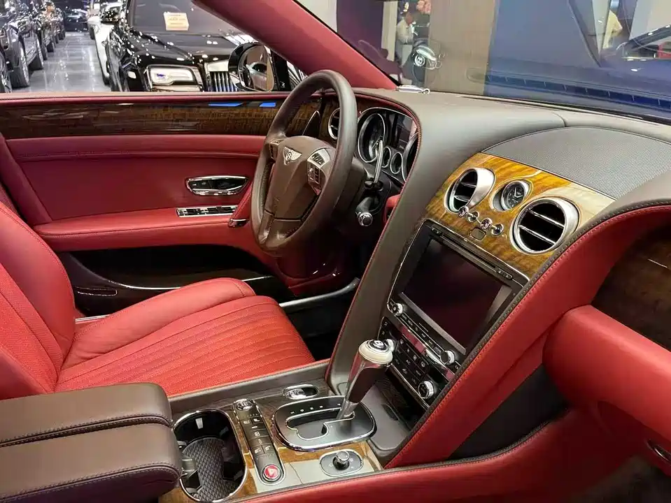 Bentley Flying