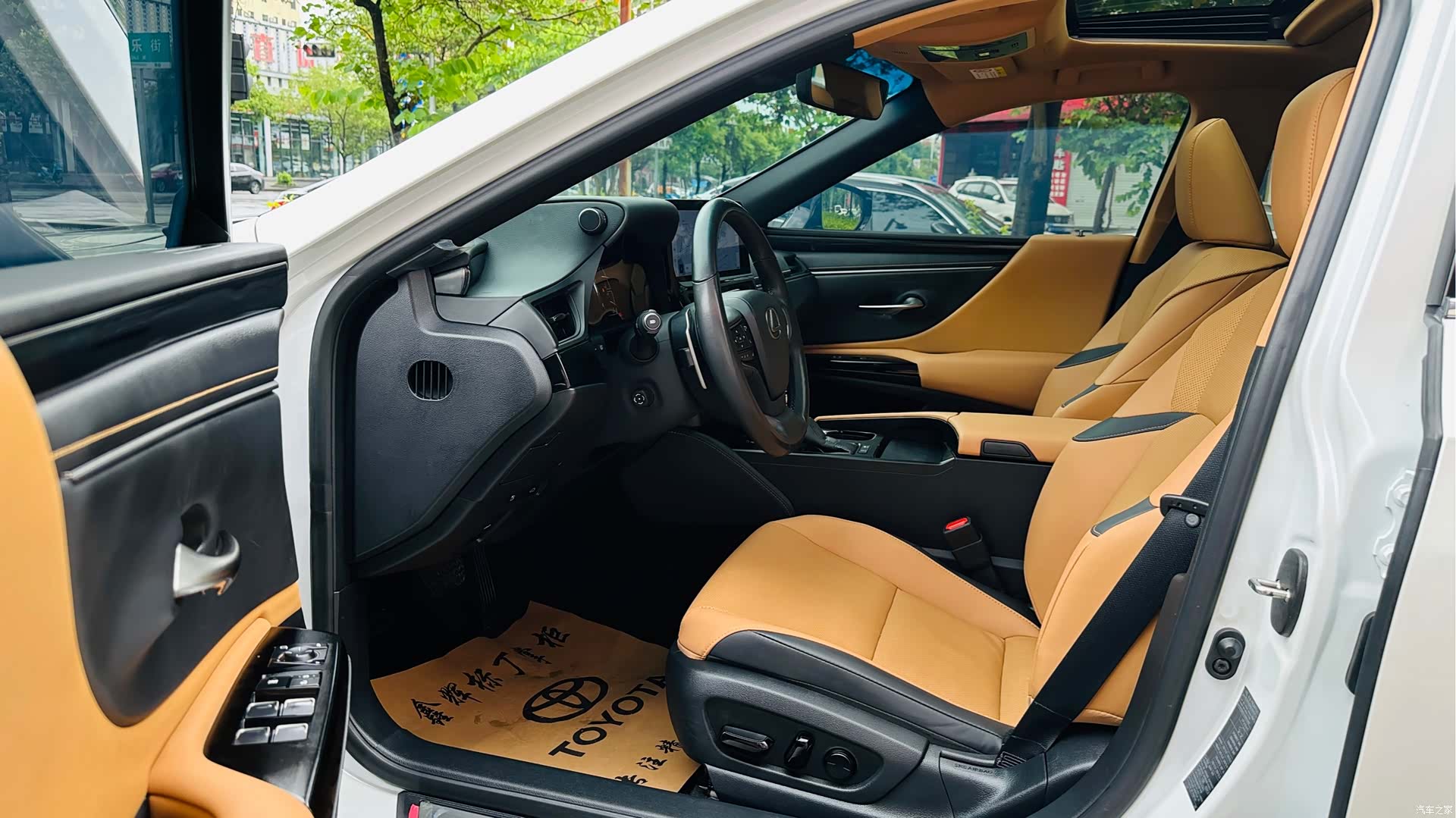 Lexus ES, 2024 12