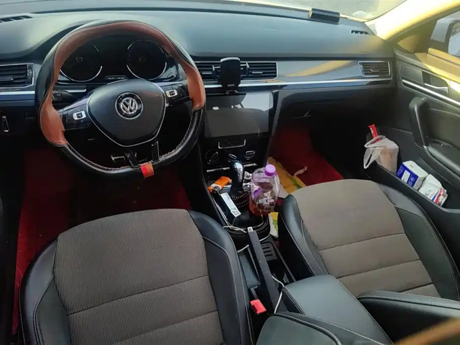 Volkswagen C-TREK Wei Collar