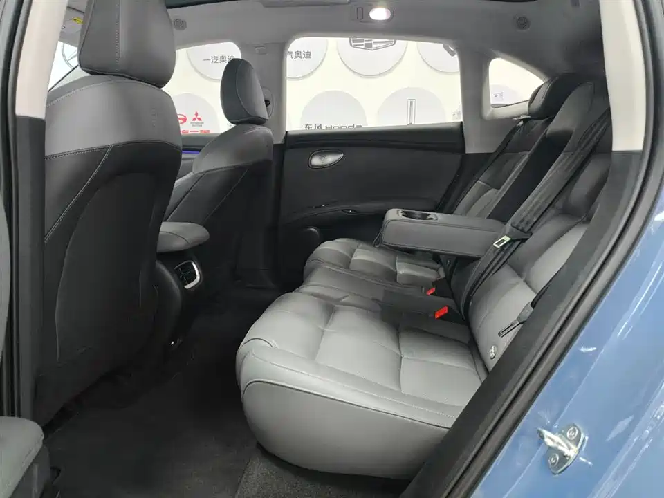 IM Motors Zhiji LS6 IM Motors Zhiji LS6