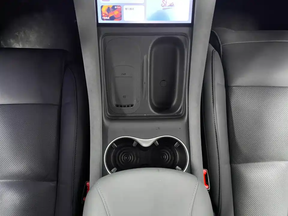 IM Motors Zhiji LS6 IM Motors Zhiji LS6