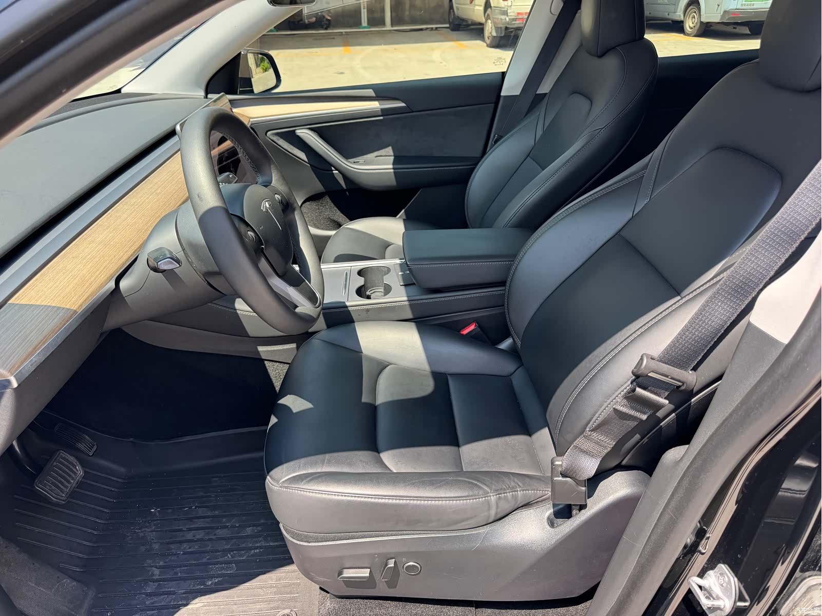 Tesla Model Y, 2023 все фото