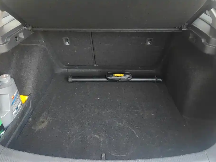 Volkswagen C-TREK Wei Collar