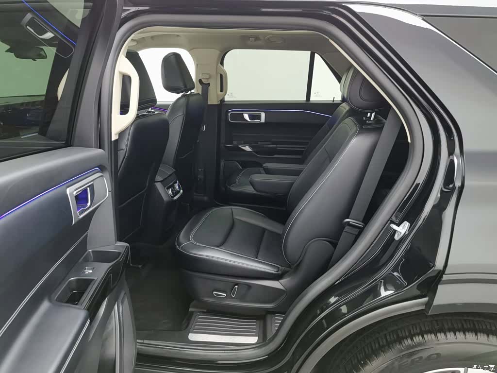 Ford Explorer, 2022 15