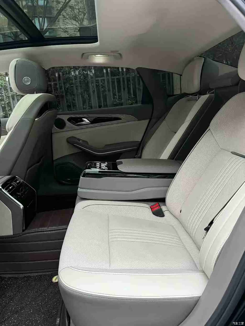 Hongqi H9, 2020 10