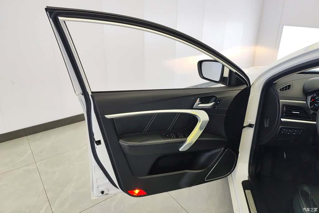 Geely Emgrand, 2016 7
