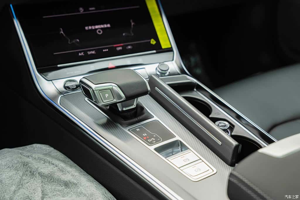 Audi A6L, 2026 12