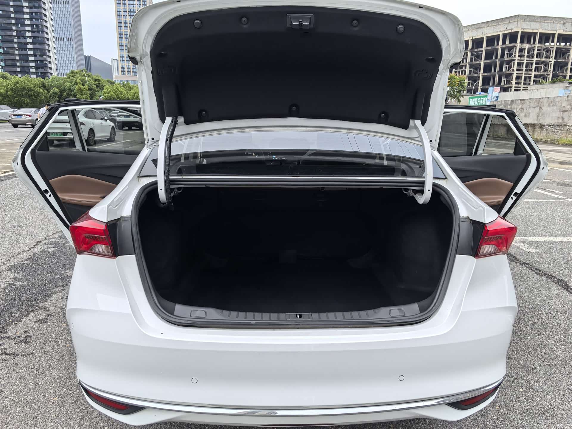 Buick Verano, 2023 25