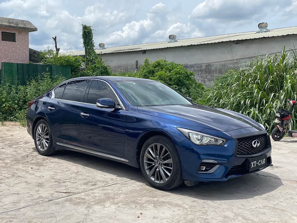 Infiniti Q50L