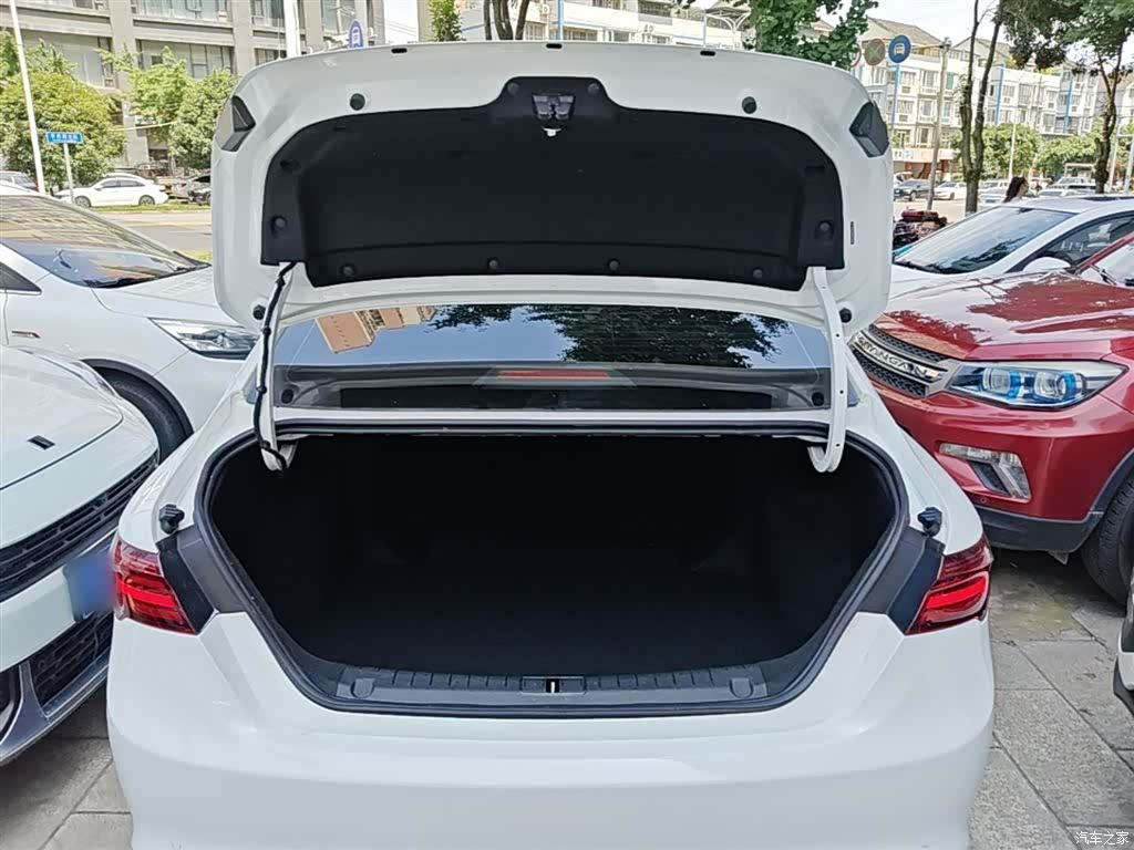 Geely Binray, 2022 19