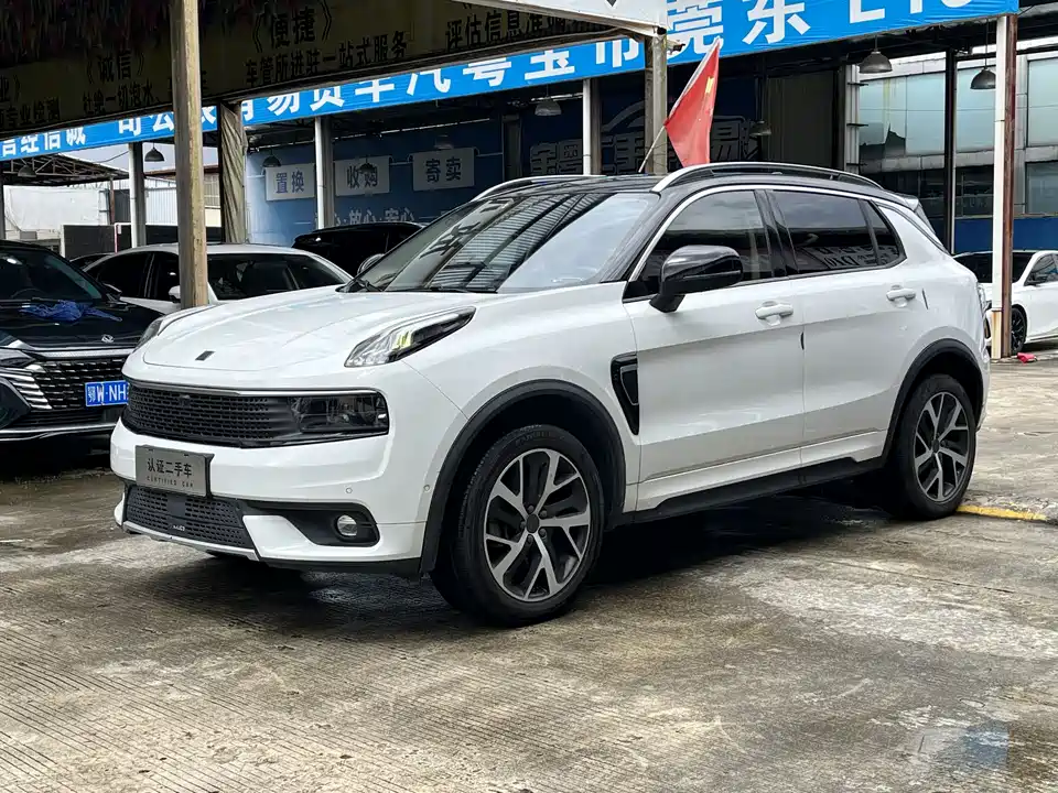 Lynk & Co 01