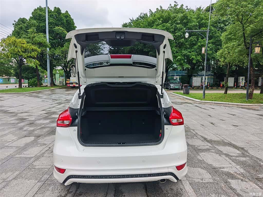 Ford Focus, 2019 14