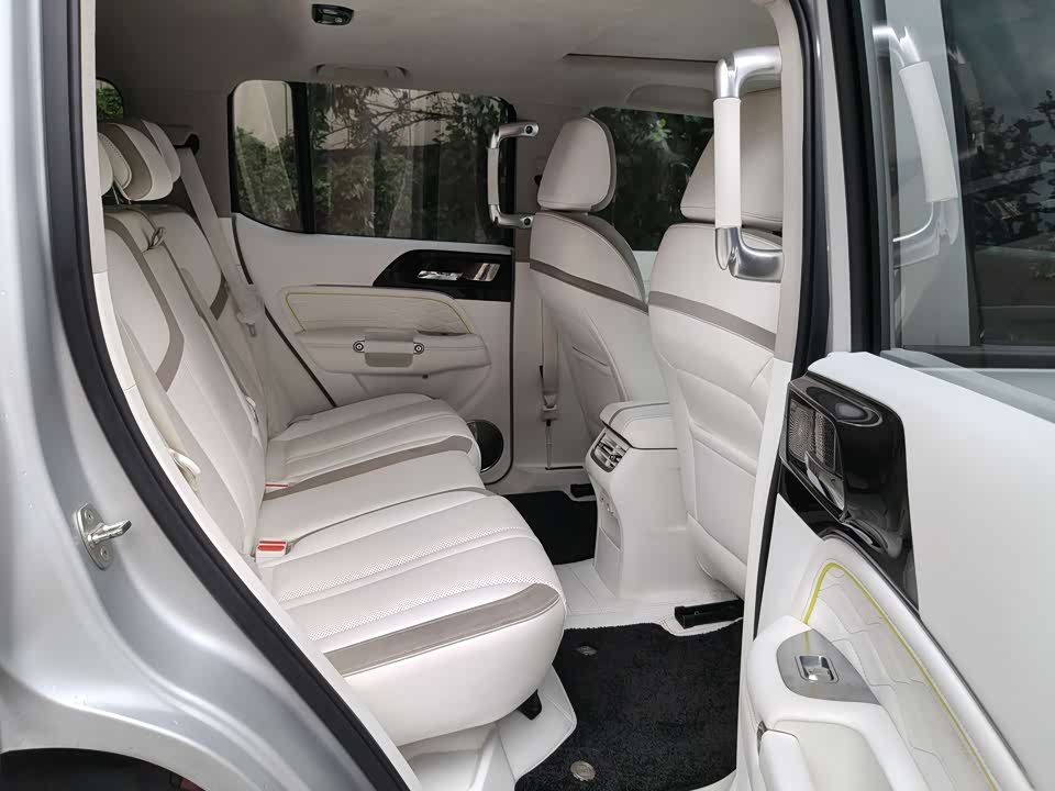 CrossBoundary Co-creation tank 300