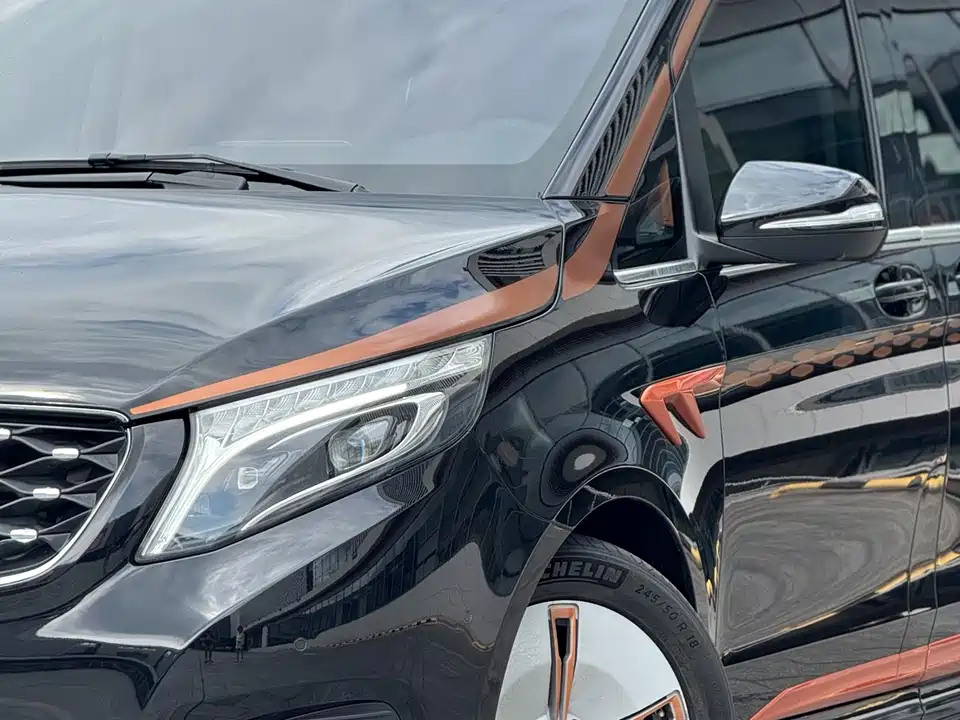 Mercedes-Benz V-class