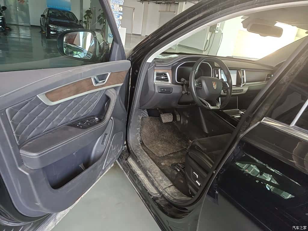 Hongqi HS7, 2023 12