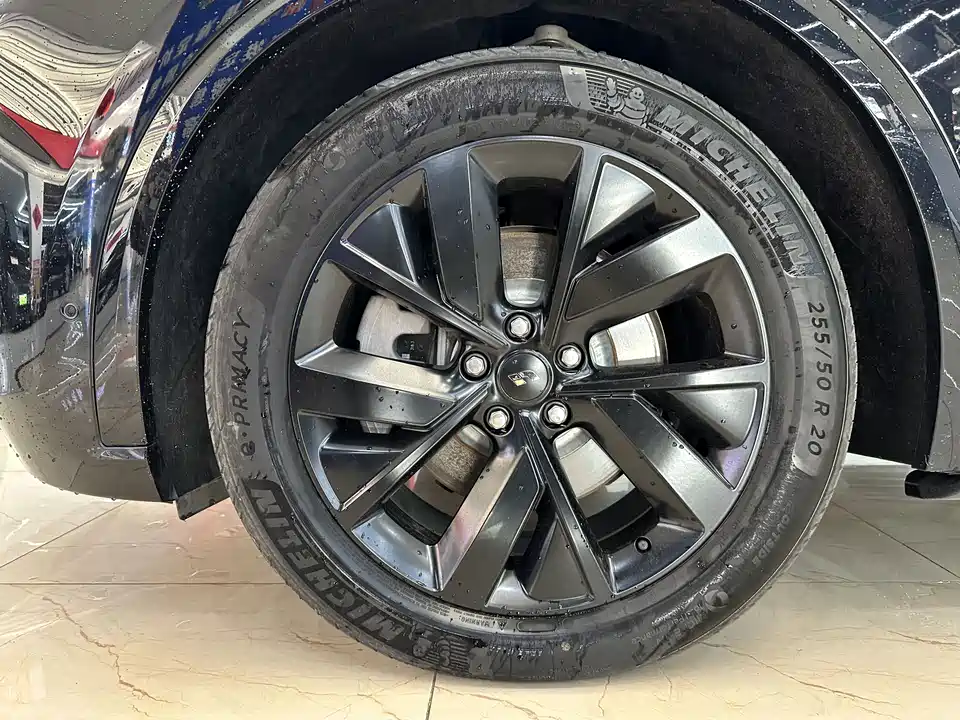 Li Auto Ideal L8